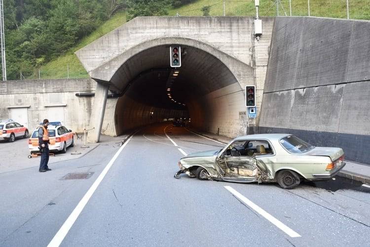 Verletzter bei Unfall im Alvascheintunnel