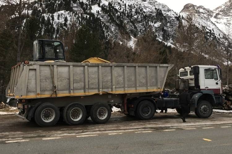 Kapo zieht LKW aus dem Verkehr