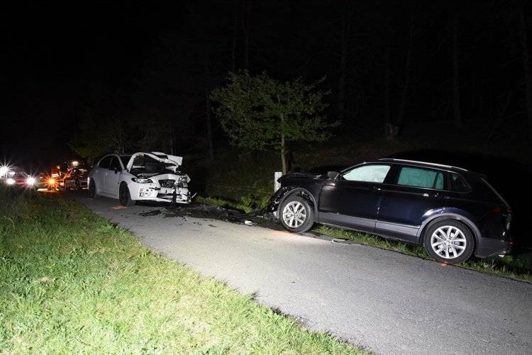 2-mal Totalschaden nach Frontalkollision in Ems