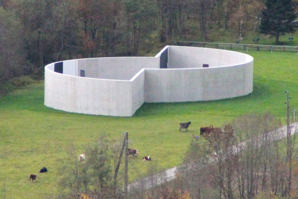 Weltpremiere in der Ogna, der begehbaren Skulptur in Trun