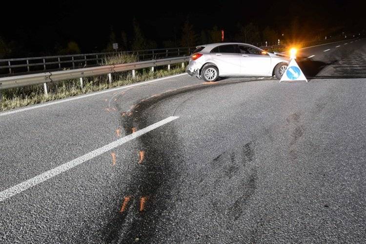Fahrunfähiger 22-Jähriger in Domat/Ems verunfallt