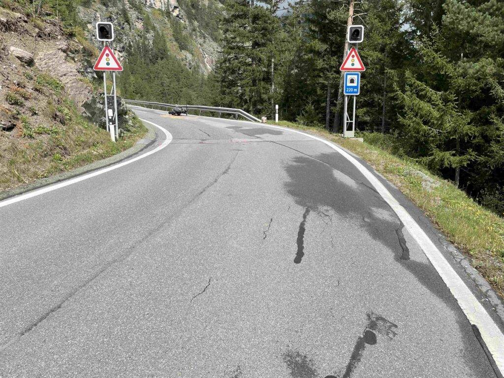 Töff-Fahrer verursacht Selbstunfall