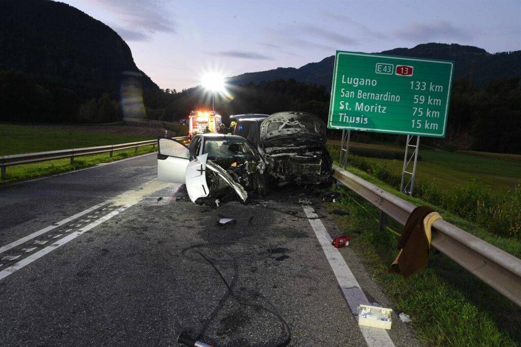 Zwei Verletzte nach schwerem Unfall bei Bonaduz