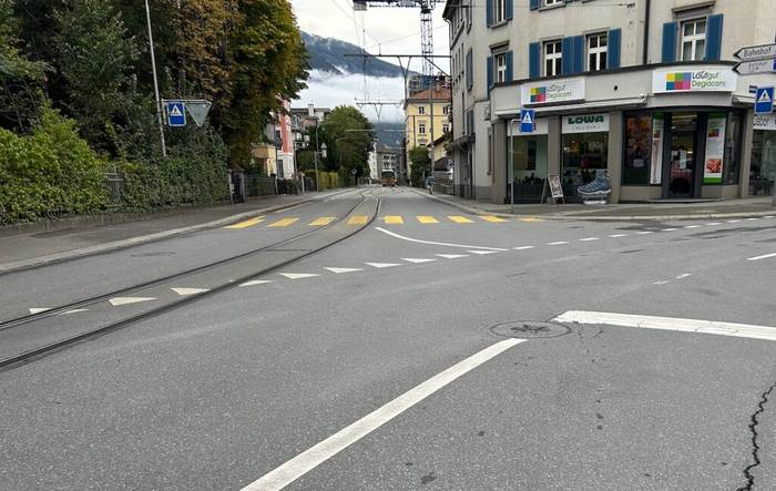 Fussgängerin von Auto angefahren