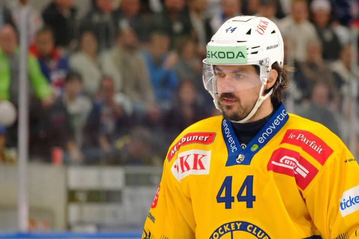 Davoser Kollektiv überzeugt, Hollenstein überragend