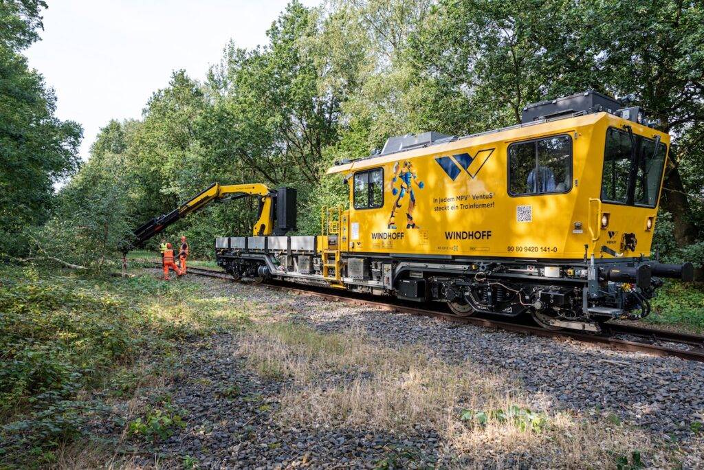 RhB investiert in leistungsfähige Bahndienstfahrzeuge