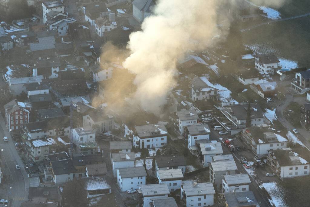 Wohnhaus bei Brand in Flims total beschädigt