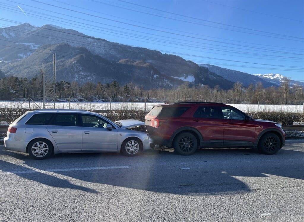 Auffahrunfälle im Feiertagsende-Stau