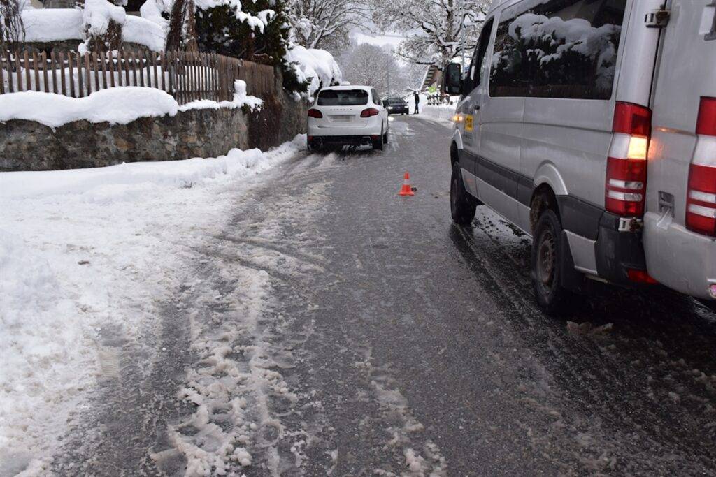 Schüler in Klosters von Auto erfasst