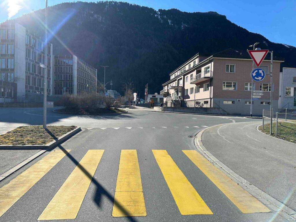 Velofahrerin nach Kollision verletzt